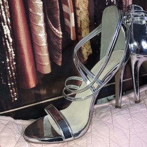 Scrappy Silver sexy stilettos 🍁💃🏼